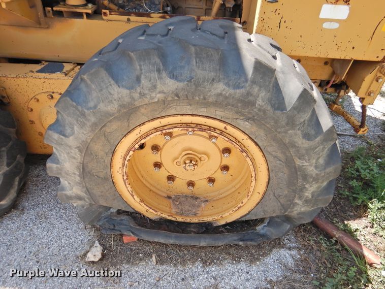 image for item DK2409 1983 Fiat-Allis FG85  rigid frame motor grader