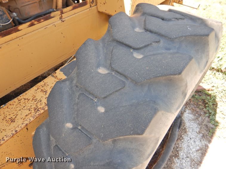 image for item DK2409 1983 Fiat-Allis FG85  rigid frame motor grader