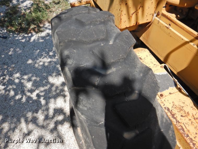 image for item DK2409 1983 Fiat-Allis FG85  rigid frame motor grader