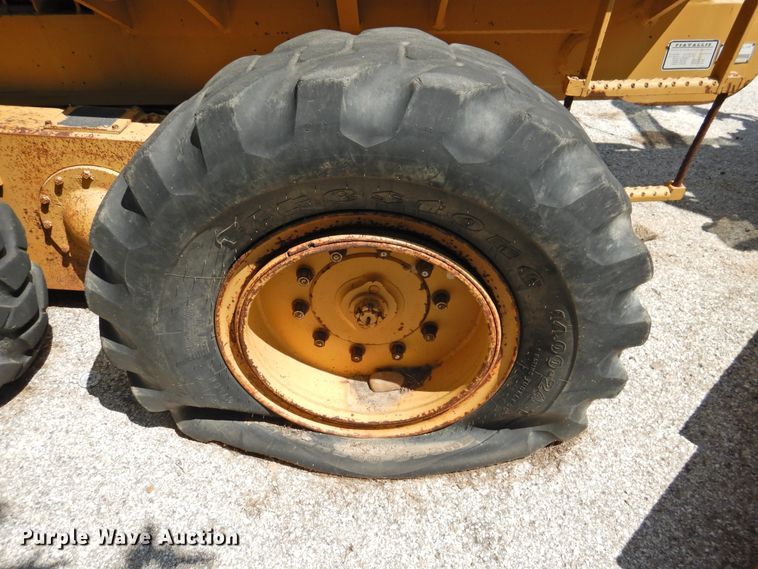 image for item DK2409 1983 Fiat-Allis FG85  rigid frame motor grader