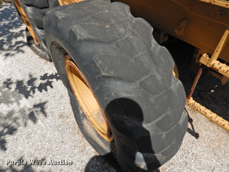 image for item DK2409 1983 Fiat-Allis FG85  rigid frame motor grader