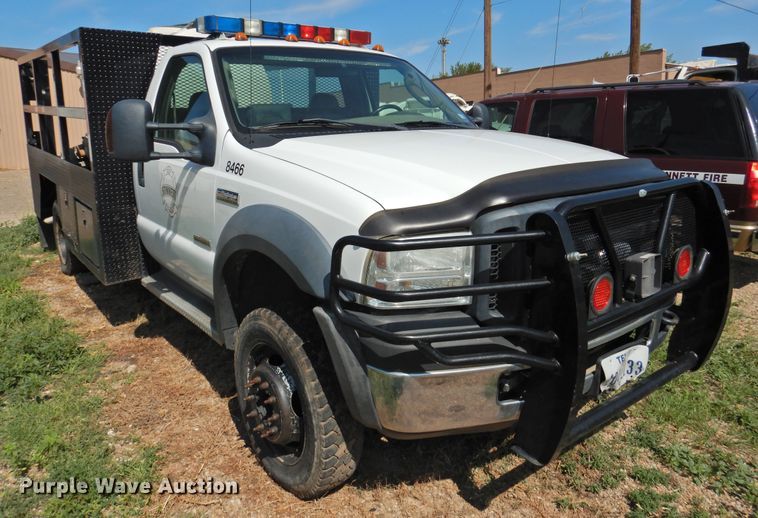 image for item DK2411 2006 Ford F550 Super Duty  flatbed truck