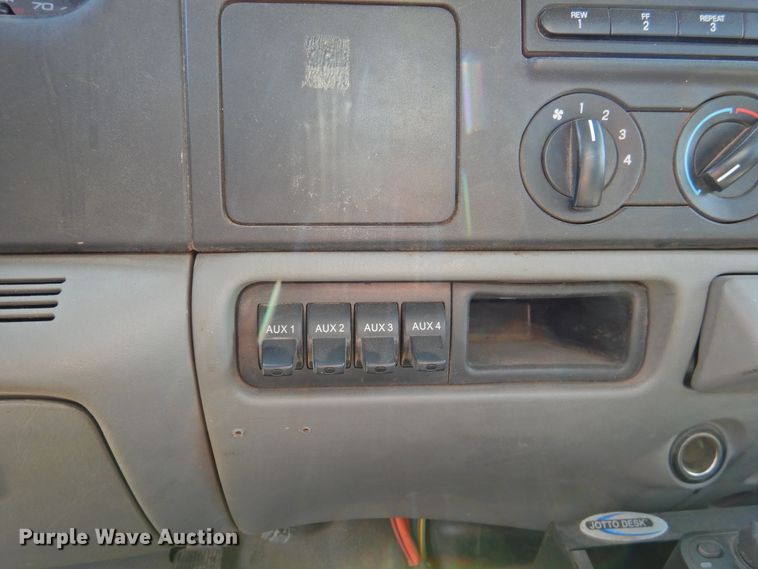 image for item DK2411 2006 Ford F550 Super Duty  flatbed truck