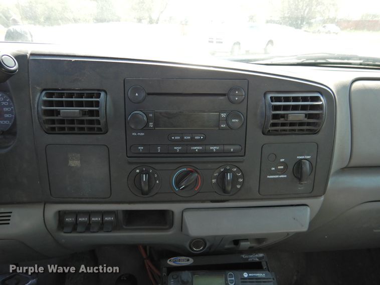 image for item DK2411 2006 Ford F550 Super Duty  flatbed truck