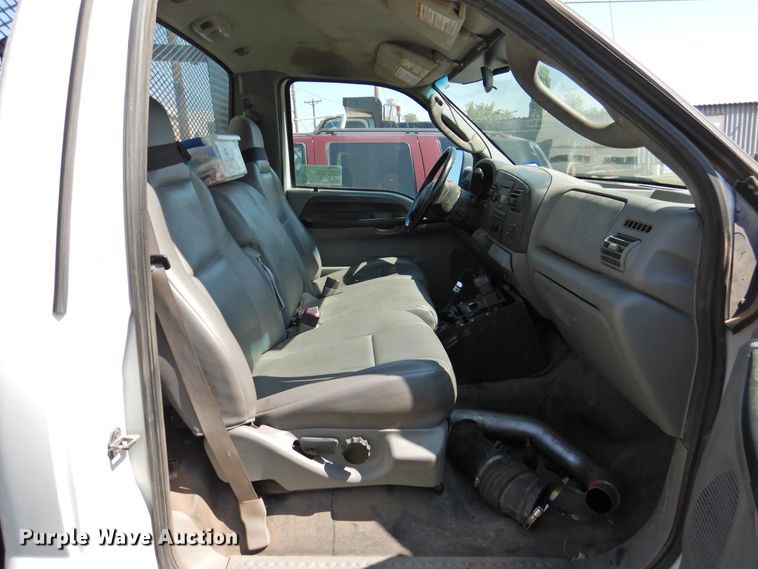 image for item DK2411 2006 Ford F550 Super Duty  flatbed truck