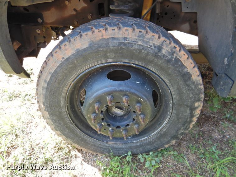 image for item DK2411 2006 Ford F550 Super Duty  flatbed truck