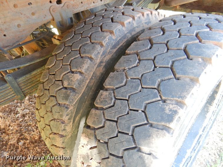 image for item DK2411 2006 Ford F550 Super Duty  flatbed truck