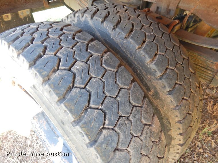 image for item DK2411 2006 Ford F550 Super Duty  flatbed truck