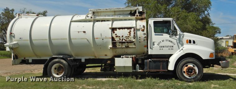 image for item DK2415 1997 Ford L8513  refuse truck