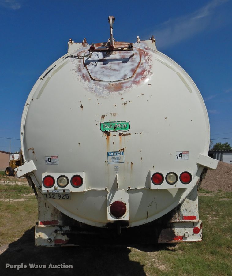 image for item DK2415 1997 Ford L8513  refuse truck