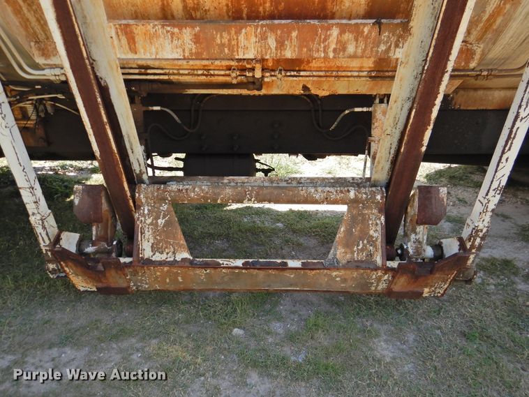 image for item DK2415 1997 Ford L8513  refuse truck