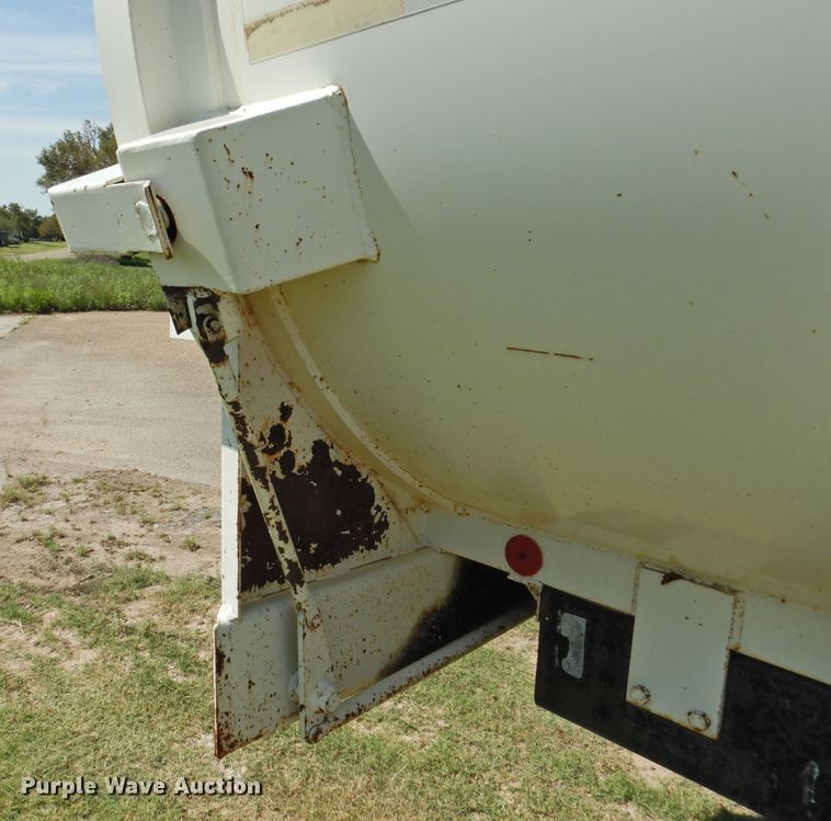 image for item DK2415 1997 Ford L8513  refuse truck