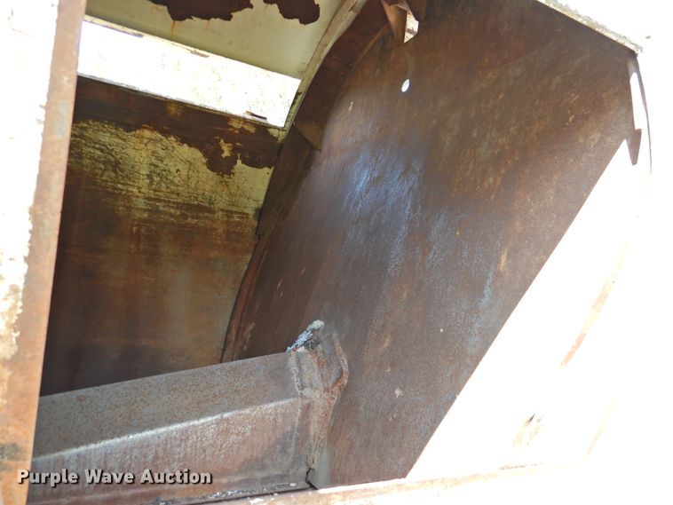 image for item DK2415 1997 Ford L8513  refuse truck