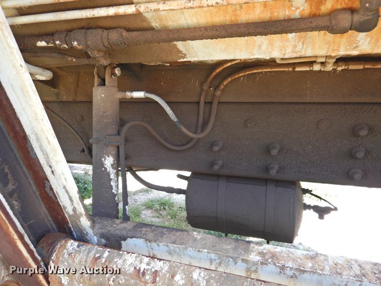 image for item DK2415 1997 Ford L8513  refuse truck