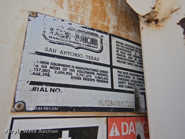 image for item DK2415 1997 Ford L8513  refuse truck