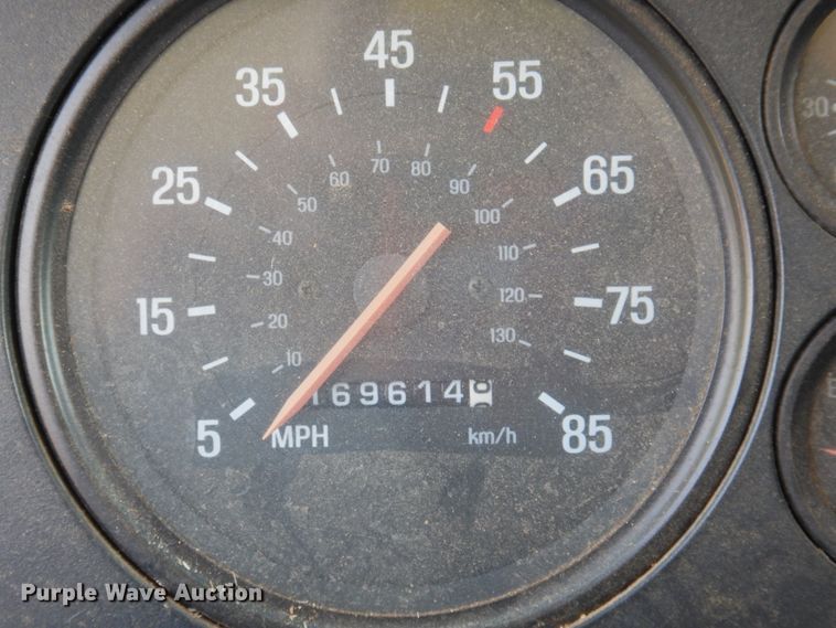 image for item DK2415 1997 Ford L8513  refuse truck