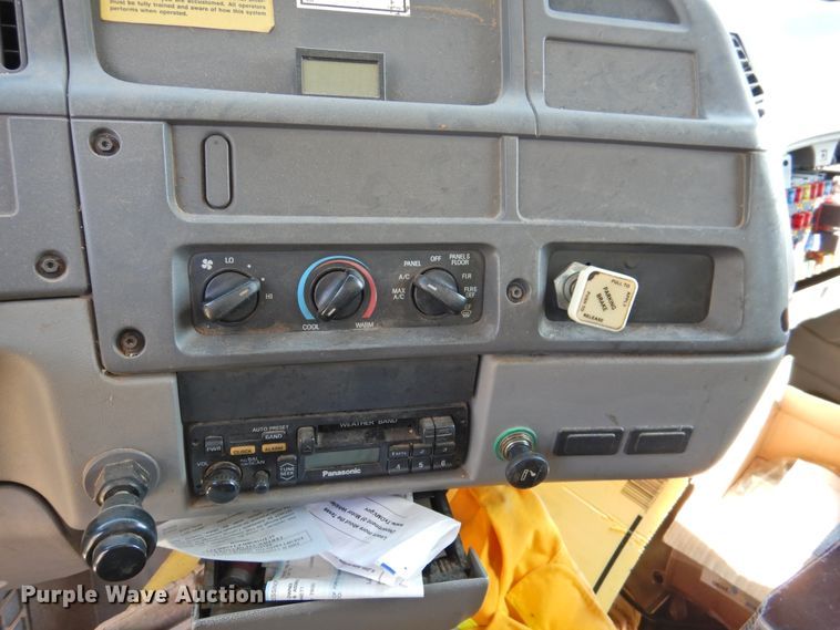 image for item DK2415 1997 Ford L8513  refuse truck