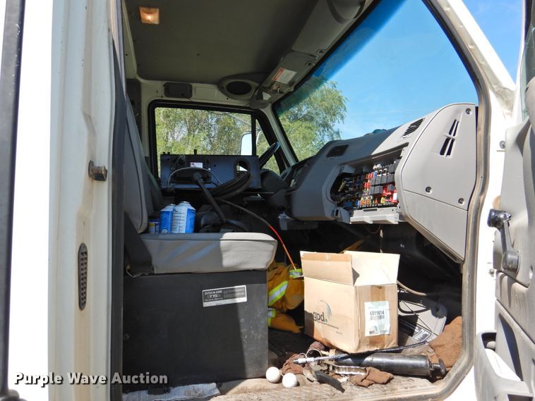 image for item DK2415 1997 Ford L8513  refuse truck