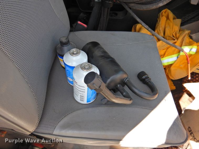 image for item DK2415 1997 Ford L8513  refuse truck