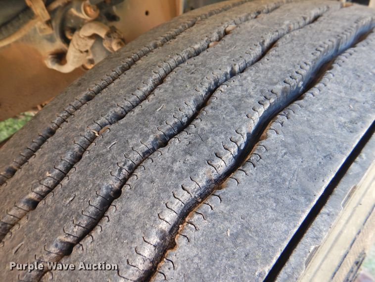 image for item DK2415 1997 Ford L8513  refuse truck