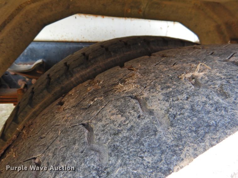 image for item DK2415 1997 Ford L8513  refuse truck