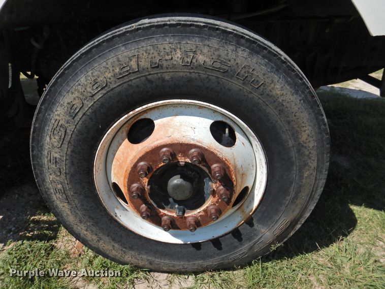 image for item DK2415 1997 Ford L8513  refuse truck