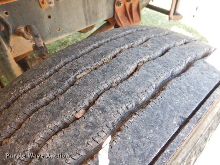 image for item DK2415 1997 Ford L8513  refuse truck