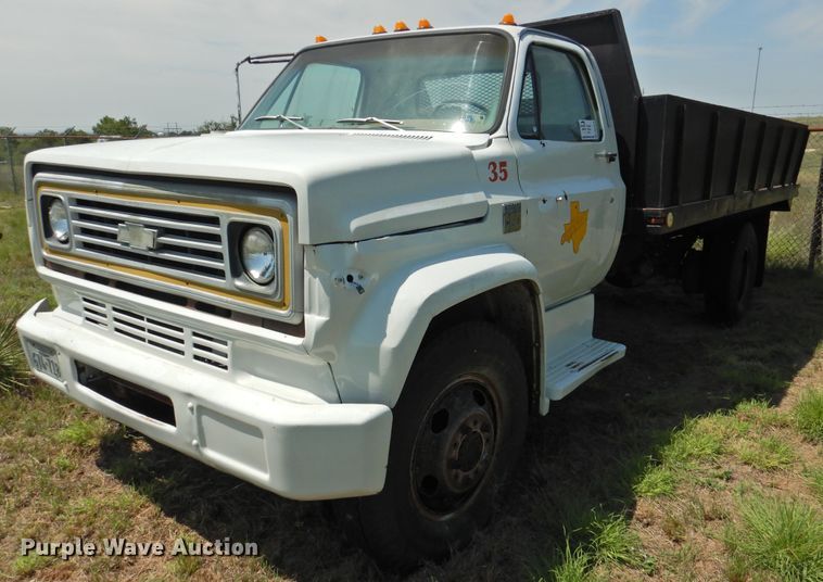 image for item DK2418 1977 Chevrolet C60  dump flatbed truck