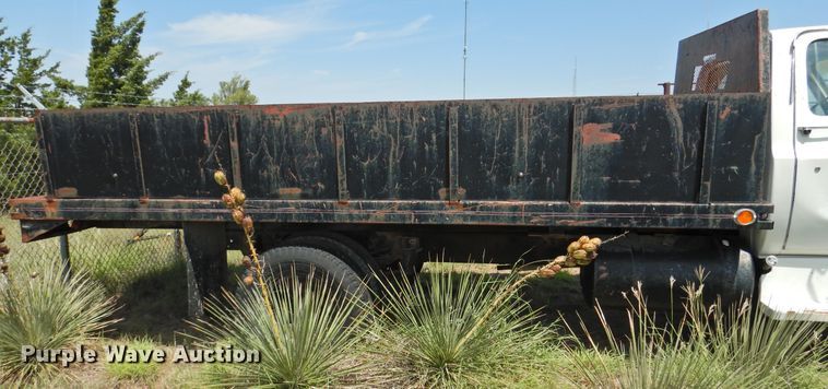 image for item DK2418 1977 Chevrolet C60  dump flatbed truck