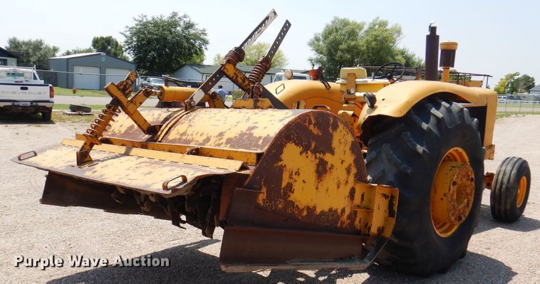 image for item DK8119 1970 John Deere 700A  tractor