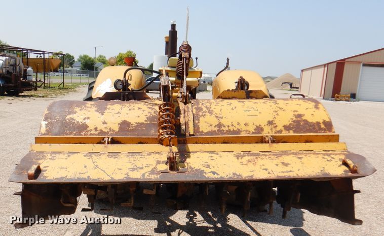 image for item DK8119 1970 John Deere 700A  tractor