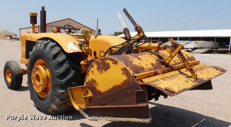 image for item DK8119 1970 John Deere 700A  tractor