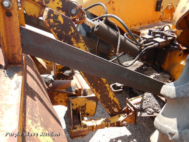 image for item DK8119 1970 John Deere 700A  tractor