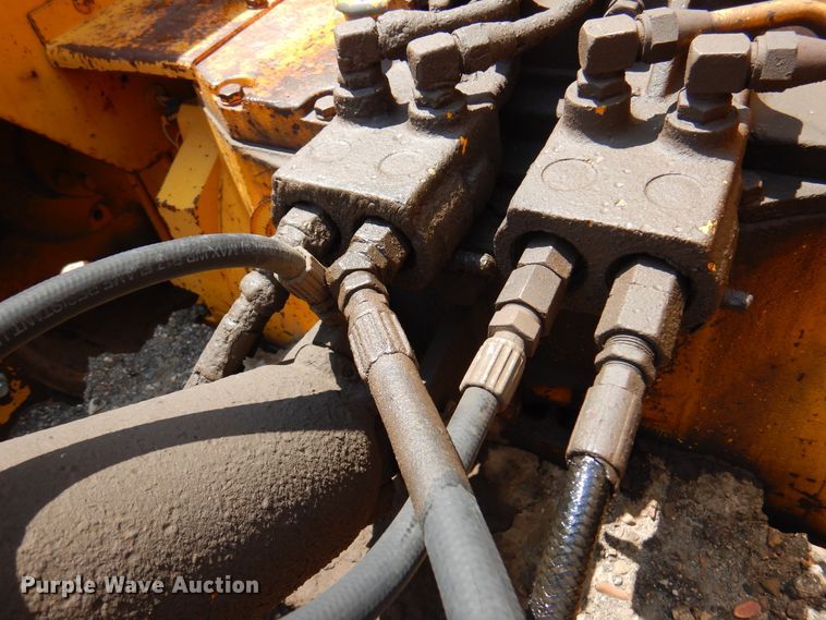 image for item DK8119 1970 John Deere 700A  tractor