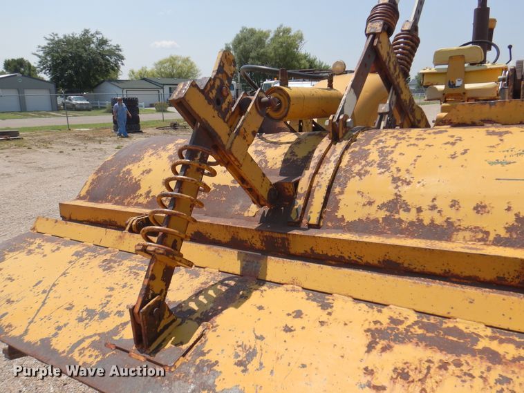 image for item DK8119 1970 John Deere 700A  tractor