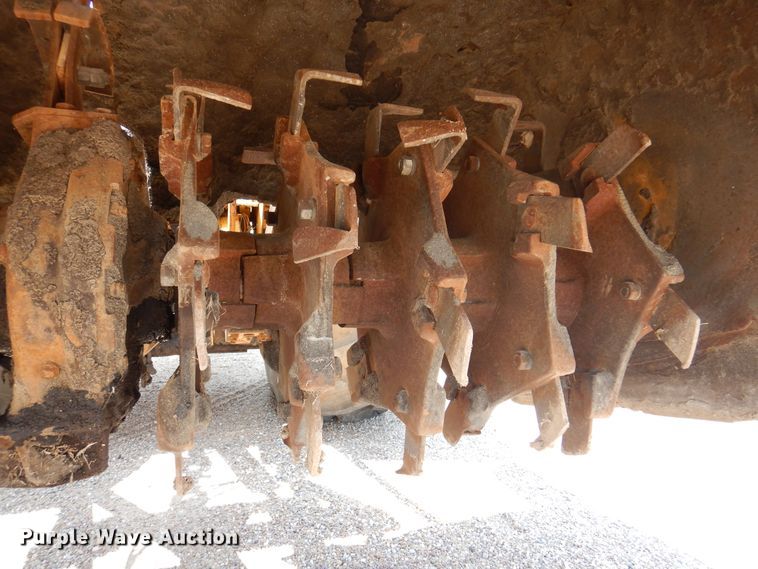 image for item DK8119 1970 John Deere 700A  tractor