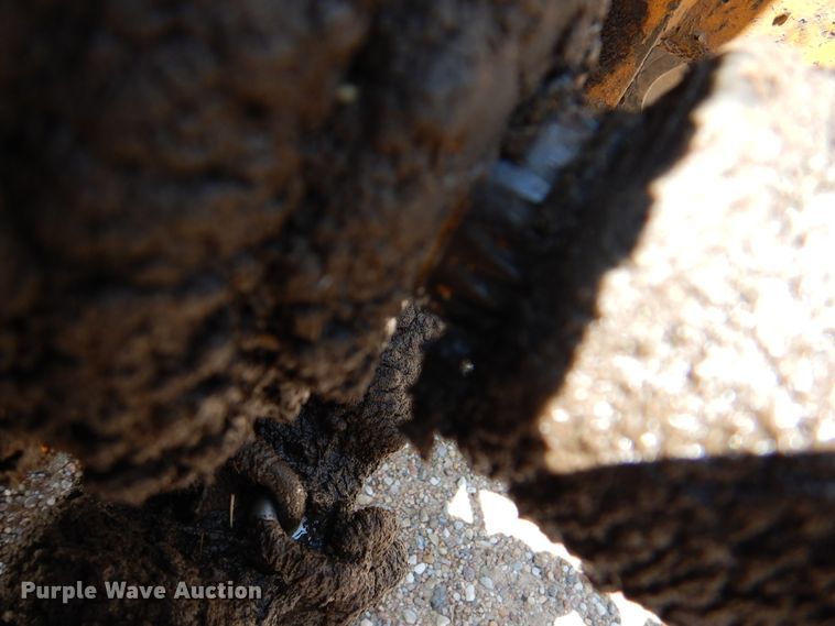 image for item DK8119 1970 John Deere 700A  tractor