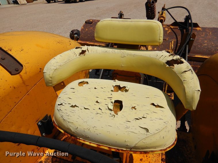 image for item DK8119 1970 John Deere 700A  tractor