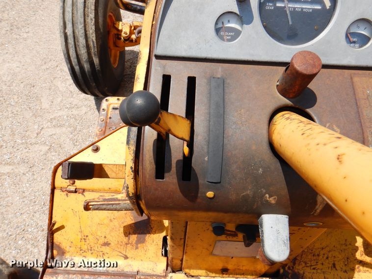 image for item DK8119 1970 John Deere 700A  tractor