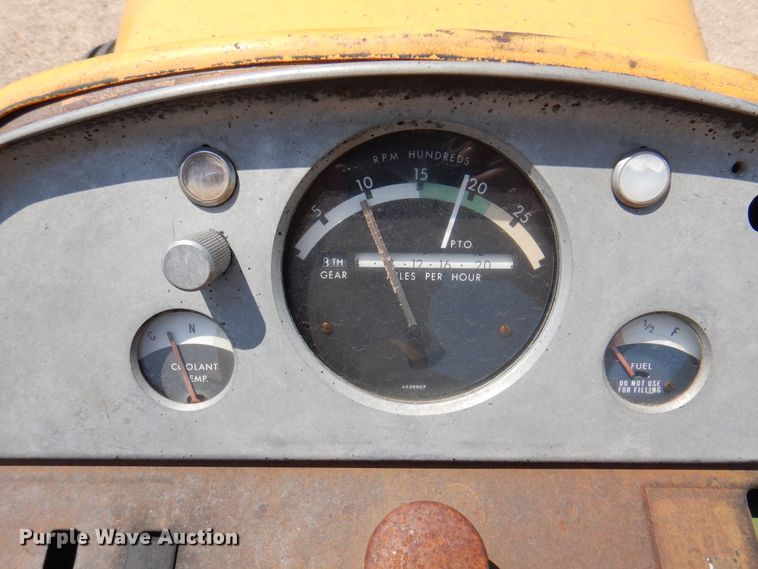 image for item DK8119 1970 John Deere 700A  tractor