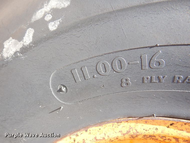 image for item DK8119 1970 John Deere 700A  tractor