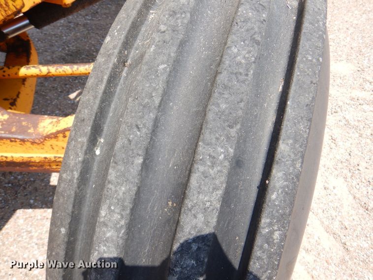 image for item DK8119 1970 John Deere 700A  tractor