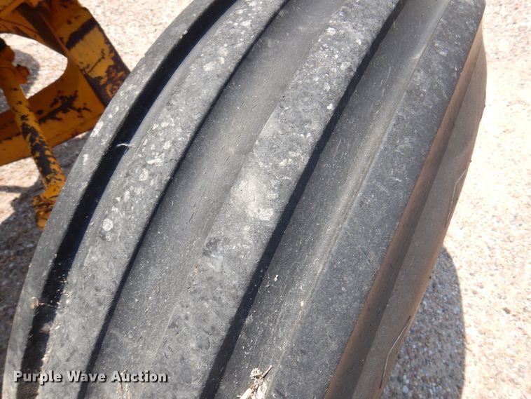 image for item DK8119 1970 John Deere 700A  tractor