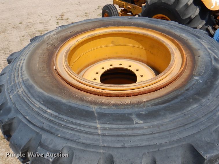 image for item DK8120 (4) tires