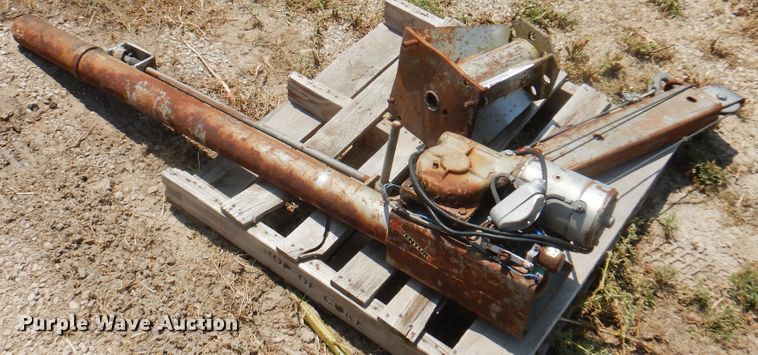 image for item DK8121 Santa Anita CT2003 hoist