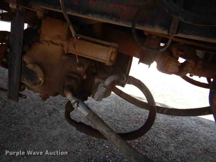 image for item DK8123 1987 Ford L8000  oil distributor truck