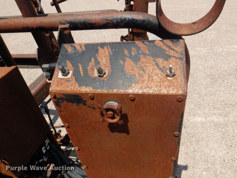 image for item DK8123 1987 Ford L8000  oil distributor truck