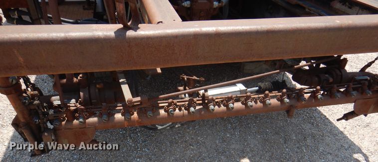 image for item DK8123 1987 Ford L8000  oil distributor truck