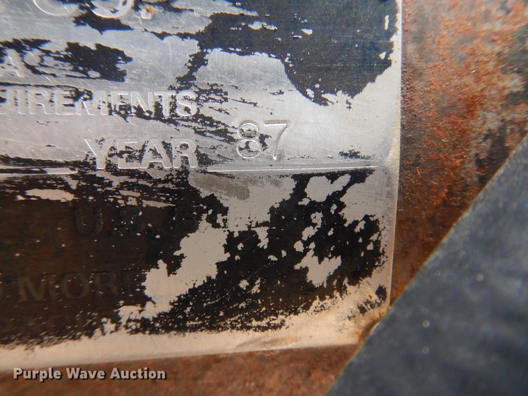 image for item DK8123 1987 Ford L8000  oil distributor truck