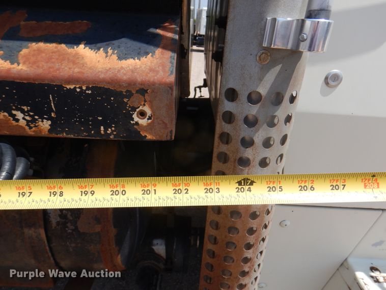 image for item DK8123 1987 Ford L8000  oil distributor truck